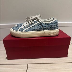 Salvatore Ferregamo Tully sneaker in denim fabric. Size US 6
